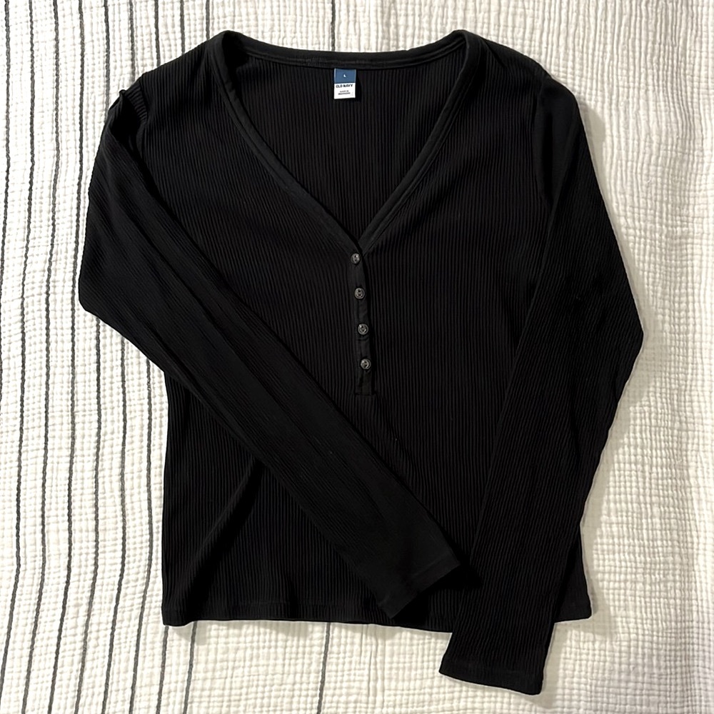 NWOT Old Navy v-neck ribbed Henley